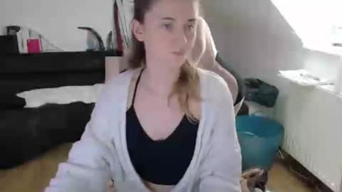 Snapshot of melly4you chatting on June 2026 01:57:02 PM melly4you online show from June 2026 01:57:02 PM