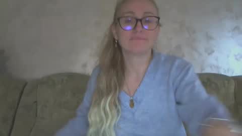 Snapshot of melly_rosey chatting on January 2025 08:02:02 AM Melly online show from January 2025 08:02:02 AM