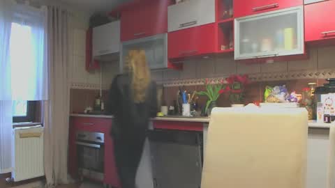 Snapshot of melly_rosey chatting on February 2025 07:50:01 AM Melly online show from February 2025 07:50:01 AM