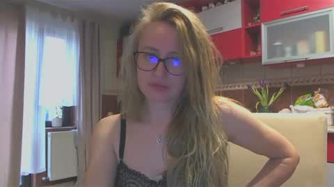 Snapshot of melly_rosey chatting on March 2025 07:58:02 AM Melly online show from March 2025 07:58:02 AM