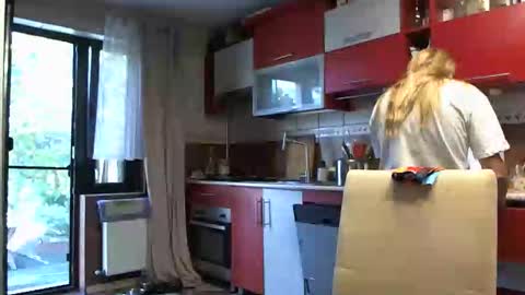 Snapshot of melly_rosey chatting on September 2025 06:48:01 AM Melly online show from September 2025 06:48:01 AM