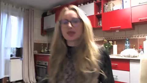 Snapshot of melly_rosey chatting on October 2025 07:12:01 AM Melly online show from October 2025 07:12:01 AM