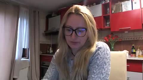 Snapshot of melly_rosey chatting on April 2026 06:52:01 AM Melly online show from April 2026 06:52:01 AM