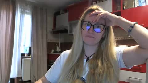 Snapshot of melly_rosey chatting on May 2026 05:15:01 AM Melly online show from May 2026 05:15:01 AM