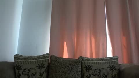 Snapshot of melly_rosey chatting on May 2026 11:18:02 AM Melly online show from May 2026 11:18:02 AM