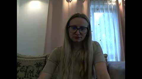 Snapshot of melly_rosey chatting on June 2026 07:13:01 AM Melly online show from June 2026 07:13:01 AM
