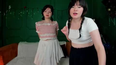 Snapshot of mellybloom chatting on January 2026 07:34:02 AM Melly online show from January 2026 07:34:02 AM