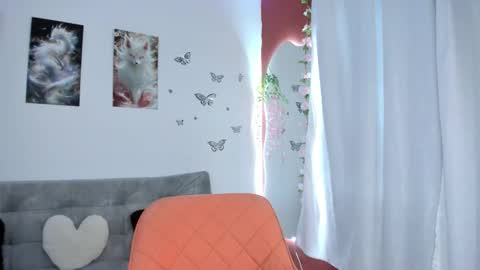 melody_cute10 online show from February 2026 02:13:01 PM