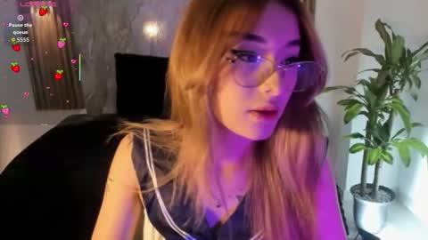 melodylanee online show from November 2025 11:01:02 AM