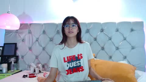 Snapshot of melodymansson chatting on January 2025 08:28:02 PM Luisa Castro online show from January 2025 08:28:02 PM