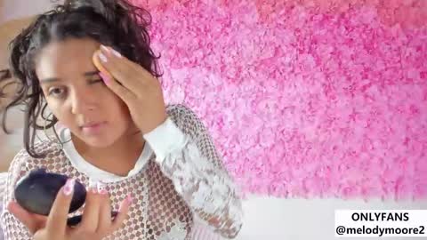 Melody online show from December 2025 10:15:02 PM