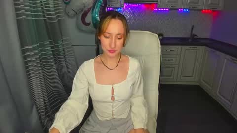 Snapshot of melodyoflovee chatting on February 2025 03:48:01 AM Kaylie online show from February 2025 03:48:01 AM