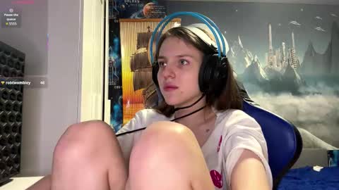 Hi Im Aria 18 years old online show from February 2026 05:35:02 PM