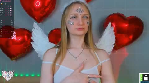 Snapshot of memento_mary chatting on February 2025 06:29:02 PM The princess of your dreams online show from February 2025 06:29:02 PM