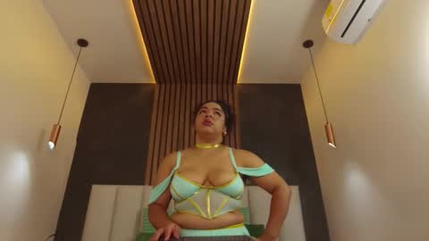  Memphis Williams  online show from December 2025 01:42:01 PM