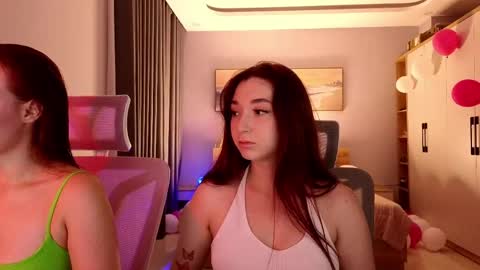 Snapshot of mencialo chatting on May 2026 01:43:02 PM Mencialo online show from May 2026 01:43:02 PM