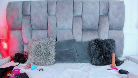  CRISTAL  online show from January 2026 01:13:02 PM