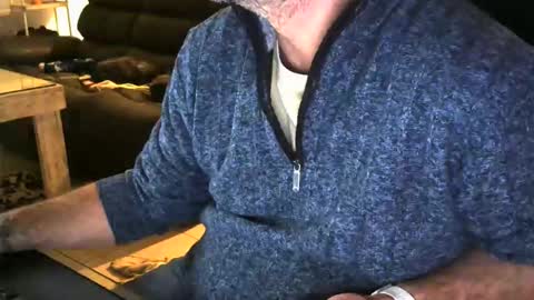 Snapshot of mentosgum chatting on December 2025 05:55:02 PM mentosgum online show from December 2025 05:55:02 PM