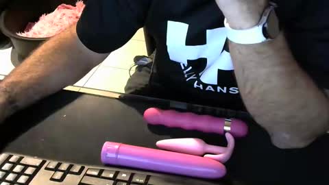 Snapshot of mentosgum chatting on December 2025 07:53:02 PM mentosgum online show from December 2025 07:53:02 PM