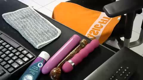 Snapshot of mentosgum chatting on March 2026 09:40:02 PM mentosgum online show from March 2026 09:40:02 PM