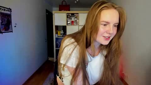 Snapshot of meow_k1tty chatting on May 2026 05:47:02 AM Flora Next stream November 17th at 6 GMT online show from May 2026 05:47:02 AM