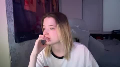 meowme online show from December 2024 04:06:01 AM