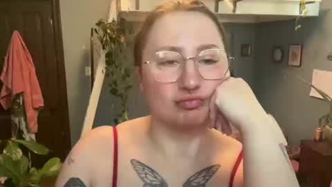 Snapshot of meowmaxx chatting on April 2026 08:09:01 PM meowmaxx online show from April 2026 08:09:01 PM