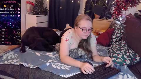 Snapshot of meowut chatting on December 2024 10:36:01 PM Mary online show from December 2024 10:36:01 PM