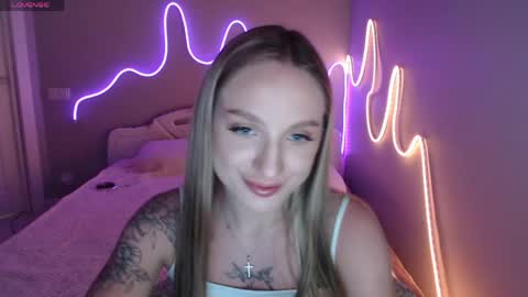 Snapshot of meowwmirra chatting on May 2026 06:50:02 PM Mirrra online show from May 2026 06:50:02 PM