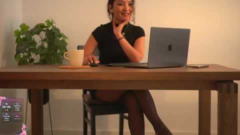 Next show on 03 Dec online show from April 2026 10:57:02 AM