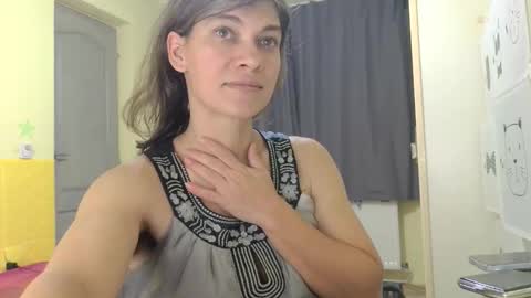 Miss Helena online show from November 2025 04:18:02 PM