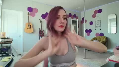 Snapshot of meredithbae chatting on January 2025 08:22:01 PM Meredith Bae online show from January 2025 08:22:01 PM