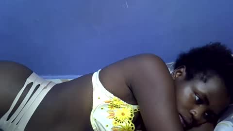 merlin_queen online show from October 2025 07:25:01 PM