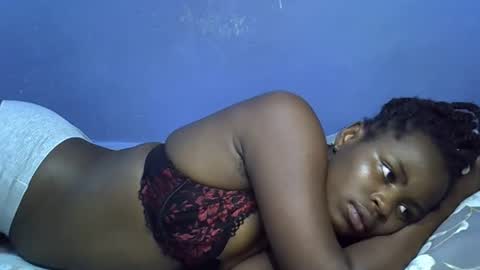 merlin_queen online show from November 2025 05:35:02 PM