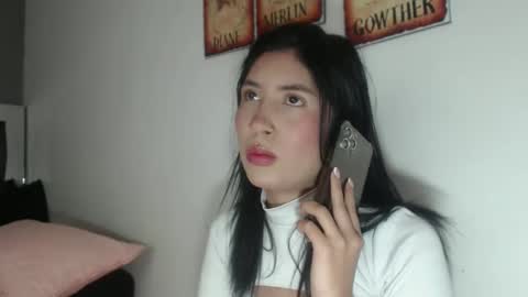 Snapshot of merlina_t chatting on June 2026 05:30:02 PM merlina_t online show from June 2026 05:30:02 PM