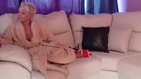 Jenny online show from February 2025 11:44:02 AM