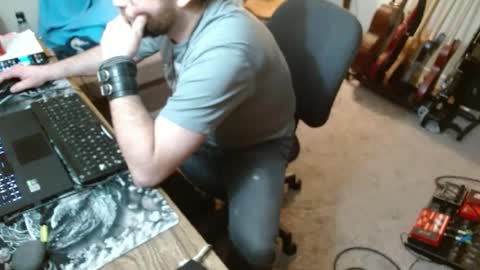 Snapshot of metalsharkk chatting on March 2025 06:37:01 AM metalsharkk online show from March 2025 06:37:01 AM