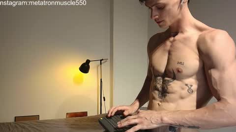 Snapshot of metatron_muscle chatting on January 2025 01:48:02 AM Dany online show from January 2025 01:48:02 AM