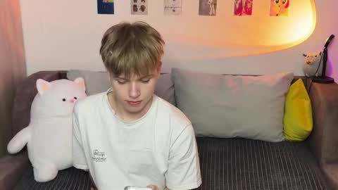 Arthur online show from May 2026 08:17:01 PM