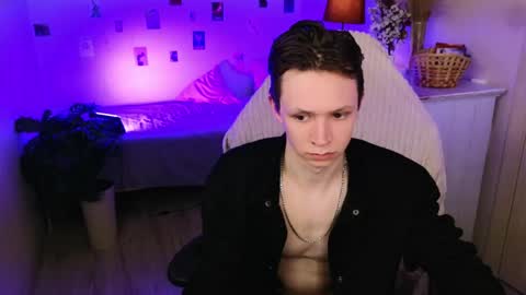 Snapshot of meverik_oushen chatting on May 2026 08:17:01 PM MEVERIK OUSHEN online show from May 2026 08:17:01 PM