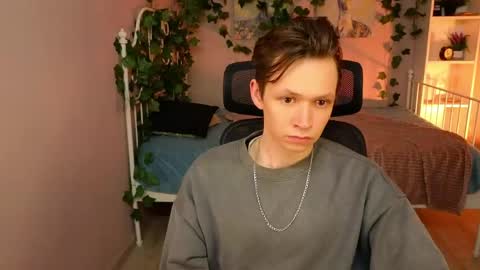 Snapshot of meverik_oushen chatting on May 2026 01:07:02 PM MEVERIK OUSHEN online show from May 2026 01:07:02 PM