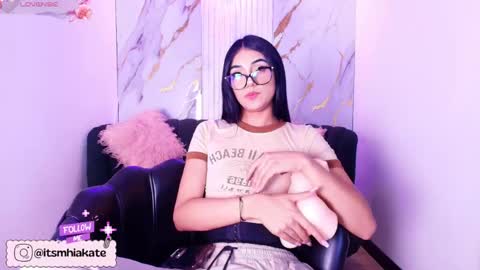Snapshot of mhia_kate chatting on April 2026 12:00:01 PM Mhia Kate online show from April 2026 12:00:01 PM