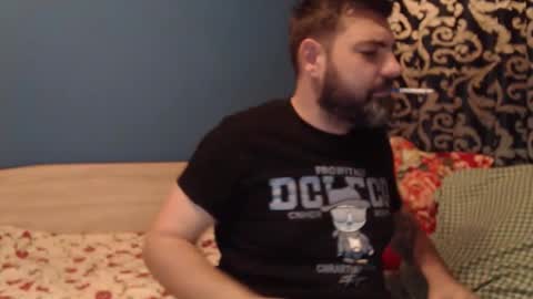 Mia online show from October 2025 11:53:01 PM