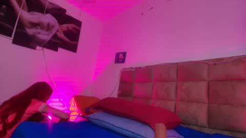 Emi online show from November 2025 07:26:01 PM