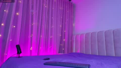 Emi online show from February 2026 07:28:01 PM