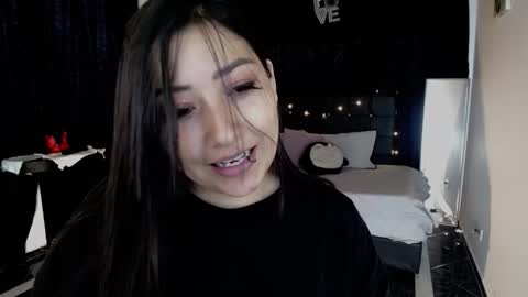 Mia zoe online show from September 2025 04:40:01 PM