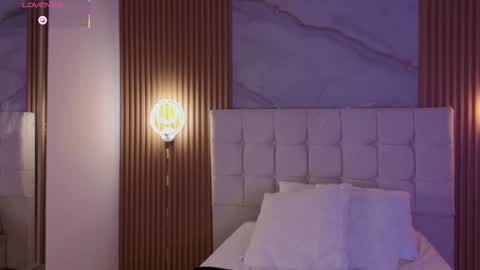 mia online show from September 2025 11:38:01 PM