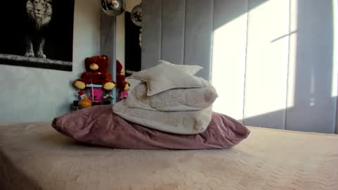 Mia  Milan online show from March 2025 06:23:01 AM