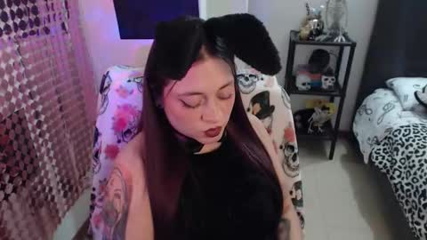 mia online show from October 2025 11:11:02 PM