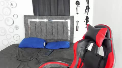 Snapshot of mia_and_kenai chatting on November 2025 12:27:02 PM Mia and Kenai online show from November 2025 12:27:02 PM